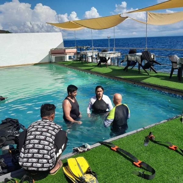 Anilao Open Water Scuba Diving Course