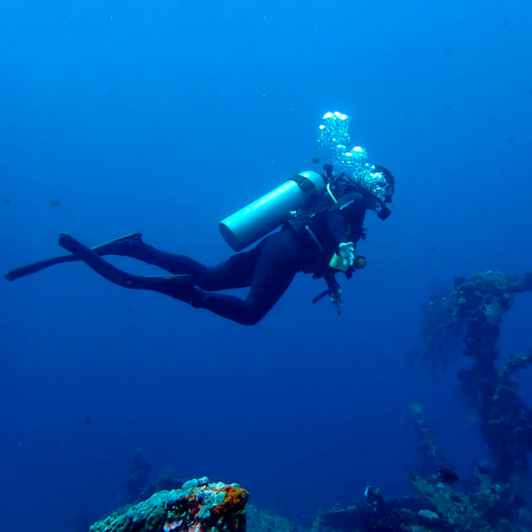Introductory Scuba Dive in Jemeluk Bay