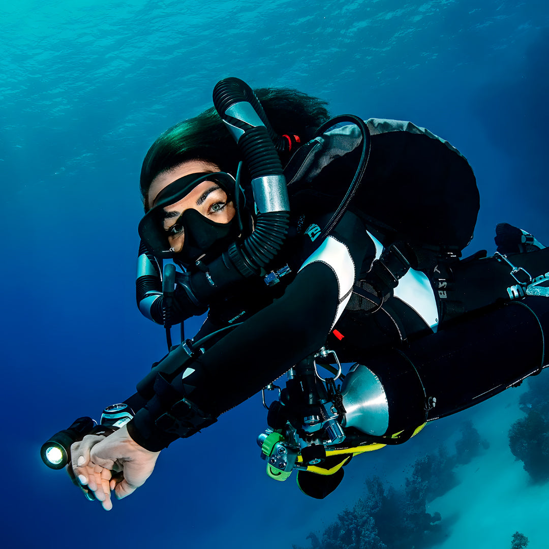 Fish Rock Cave Underwater Tunnel Dive Trip