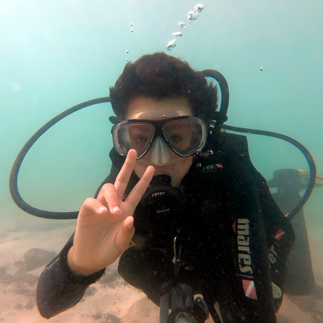 Try Scuba Diving in Flamingo Beach