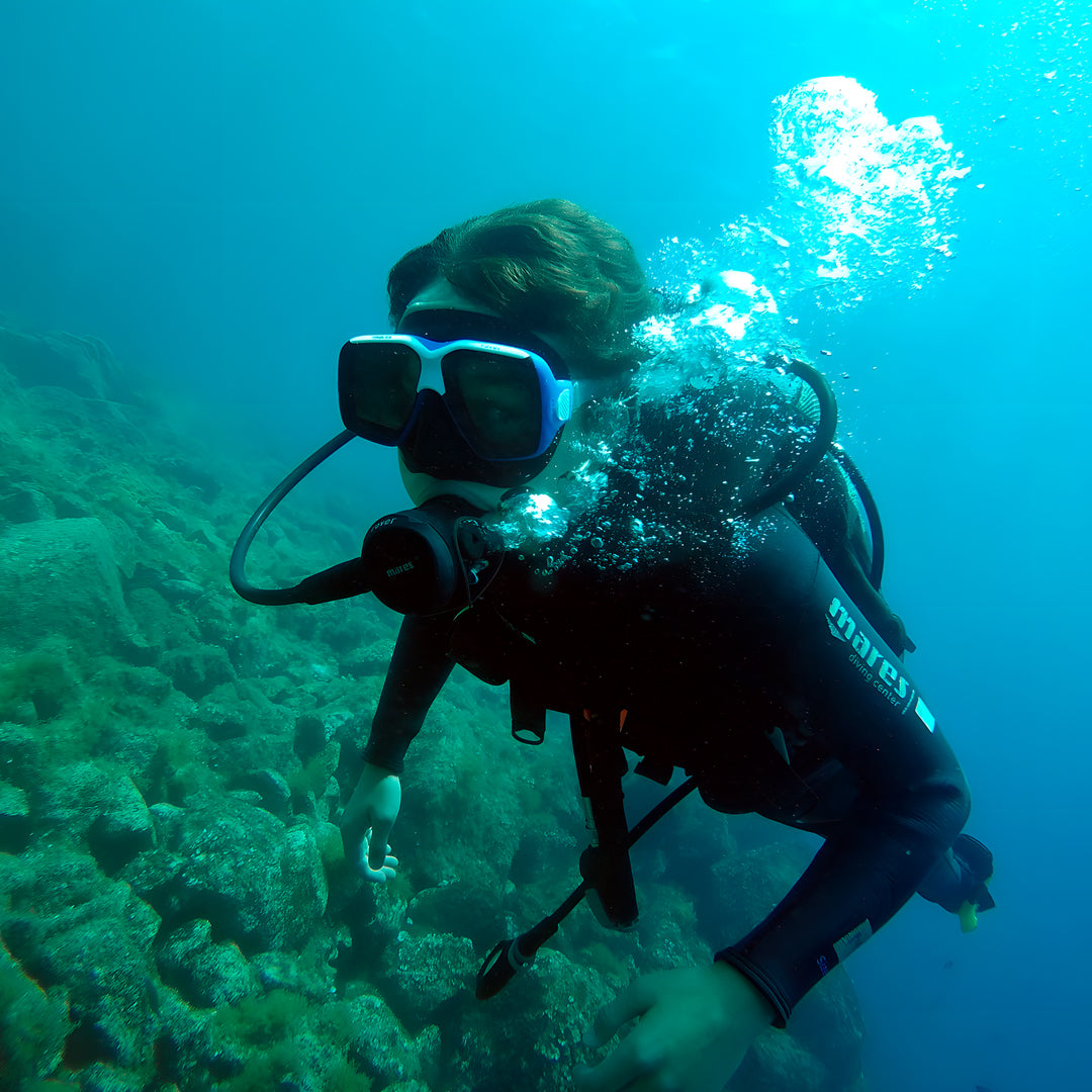 Try Scuba Diving in Flamingo Beach