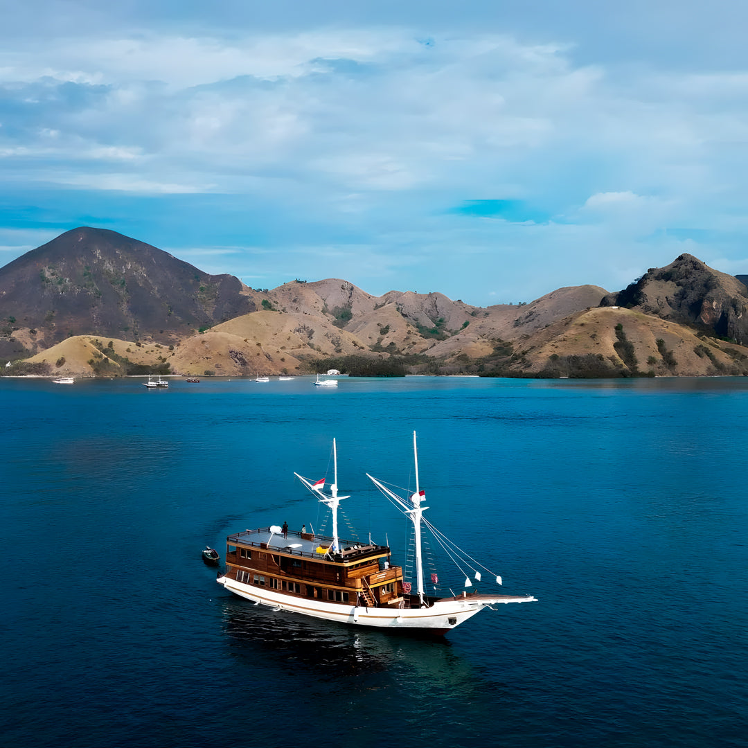 Padar and Komodo Island Scuba Diving Liveaboard