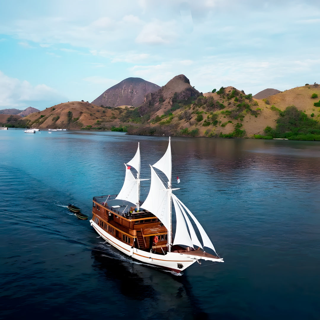 Padar and Komodo Island Scuba Diving Liveaboard Archipelago Dive Reserve