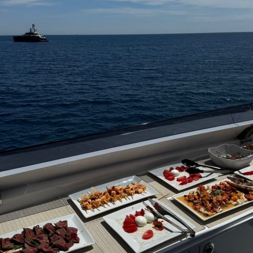 Yoga and Dolphin Diving Liveaboard