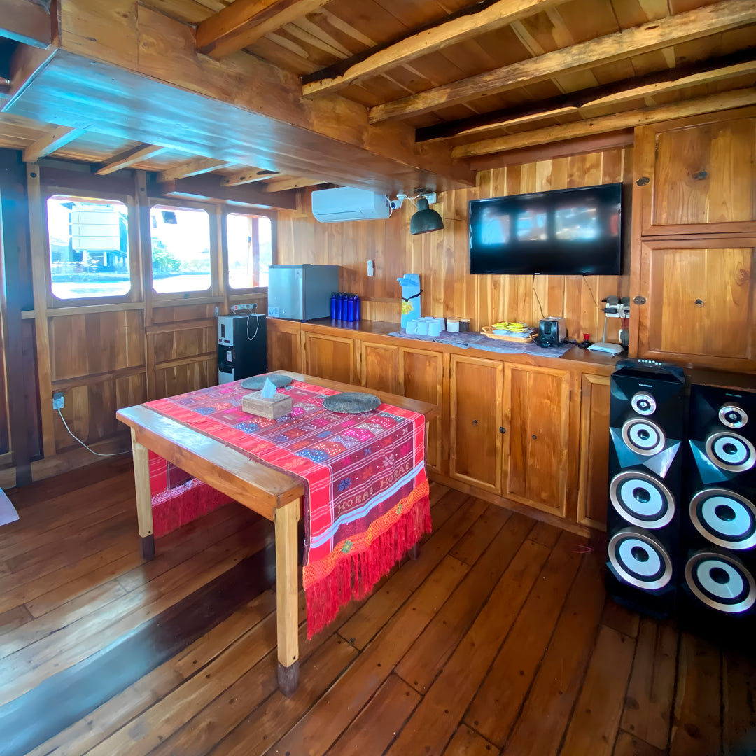 Komodo Islands Manta Ray Liveaboard