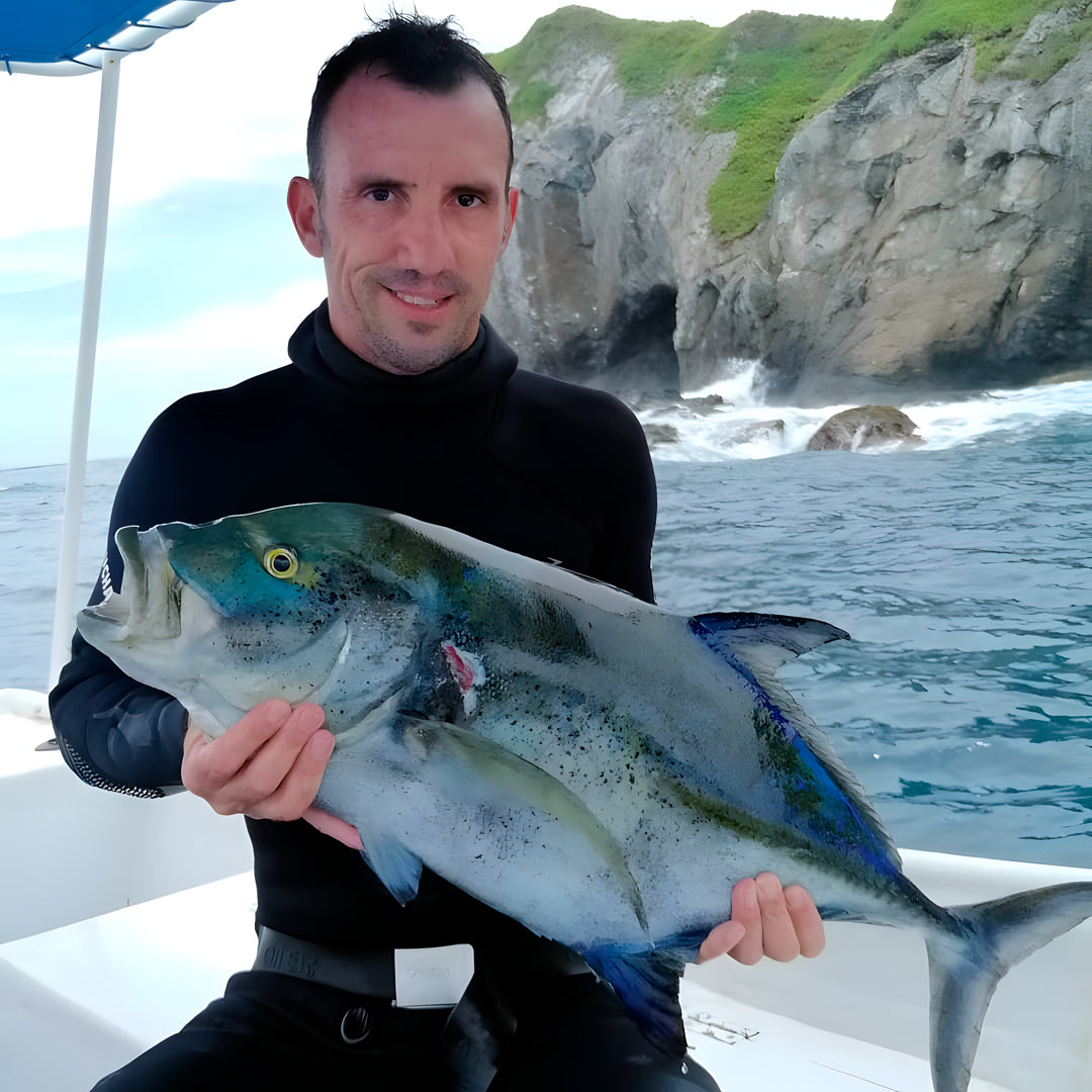 Excursión de pesca submarina de día completo