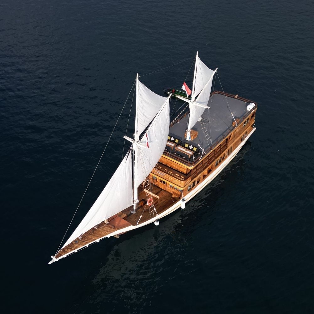 Padar and Komodo Island Scuba Diving Liveaboard