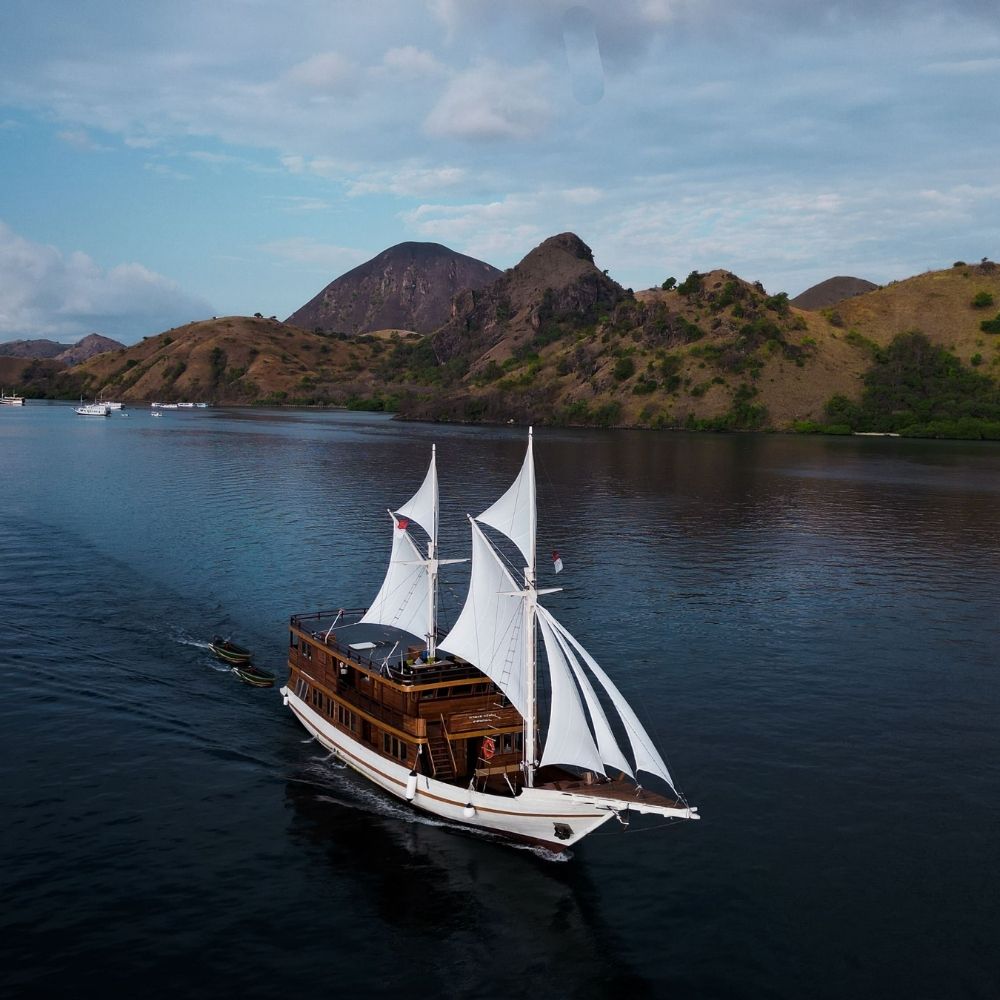 Padar and Komodo Island Scuba Diving Liveaboard