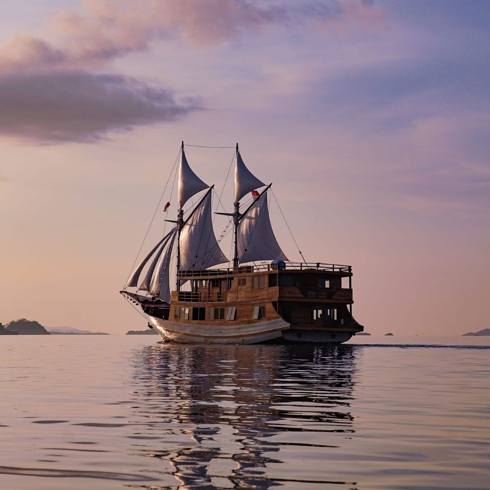 Padar and Komodo Island Scuba Diving Liveaboard