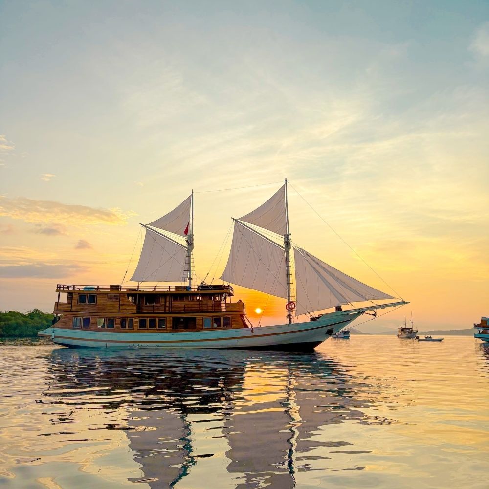 Padar and Komodo Island Scuba Diving Liveaboard