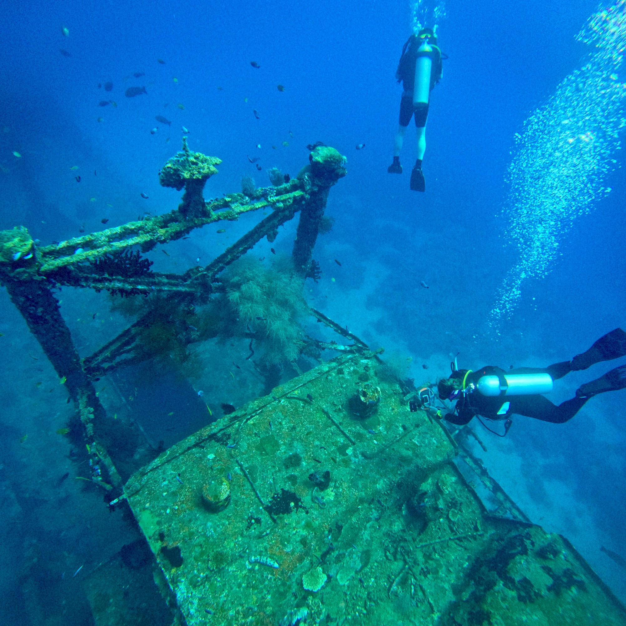 Divers over the Camia Shipwreck