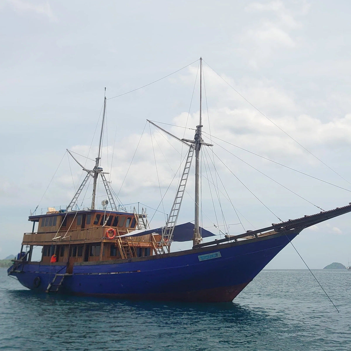 Komodo Islands Manta Ray Liveaboard