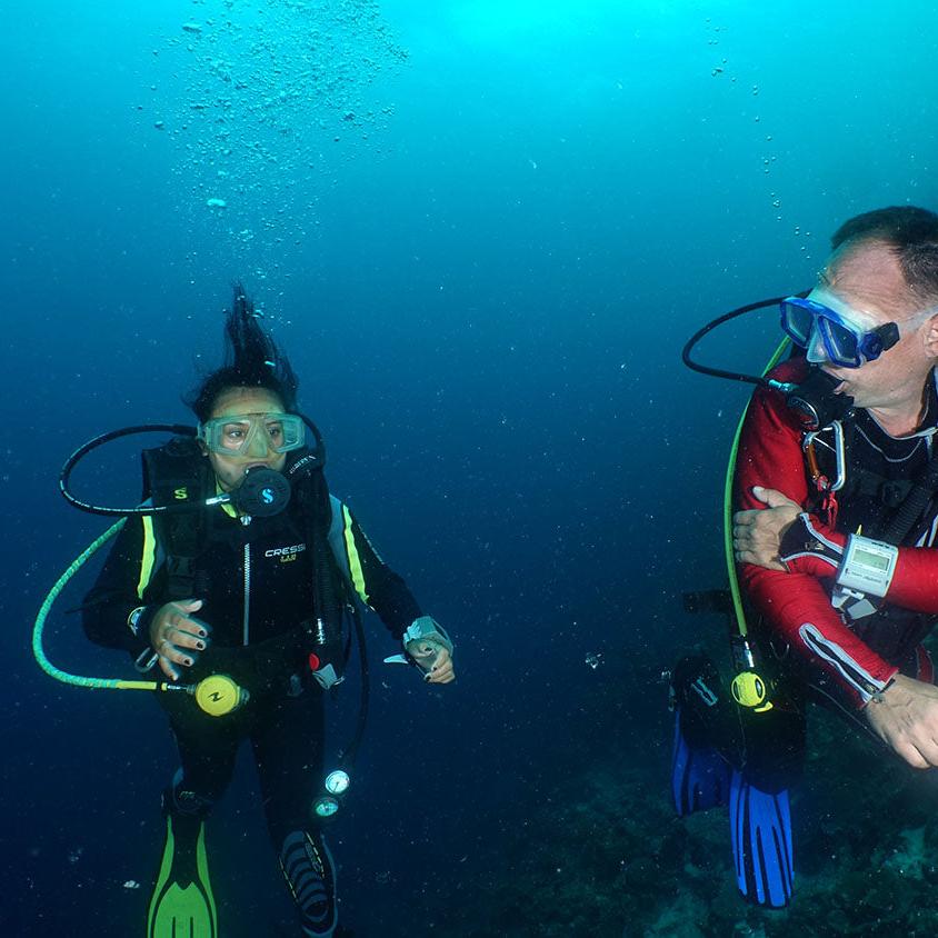 PADI Divemaster Certification Course in Cebu